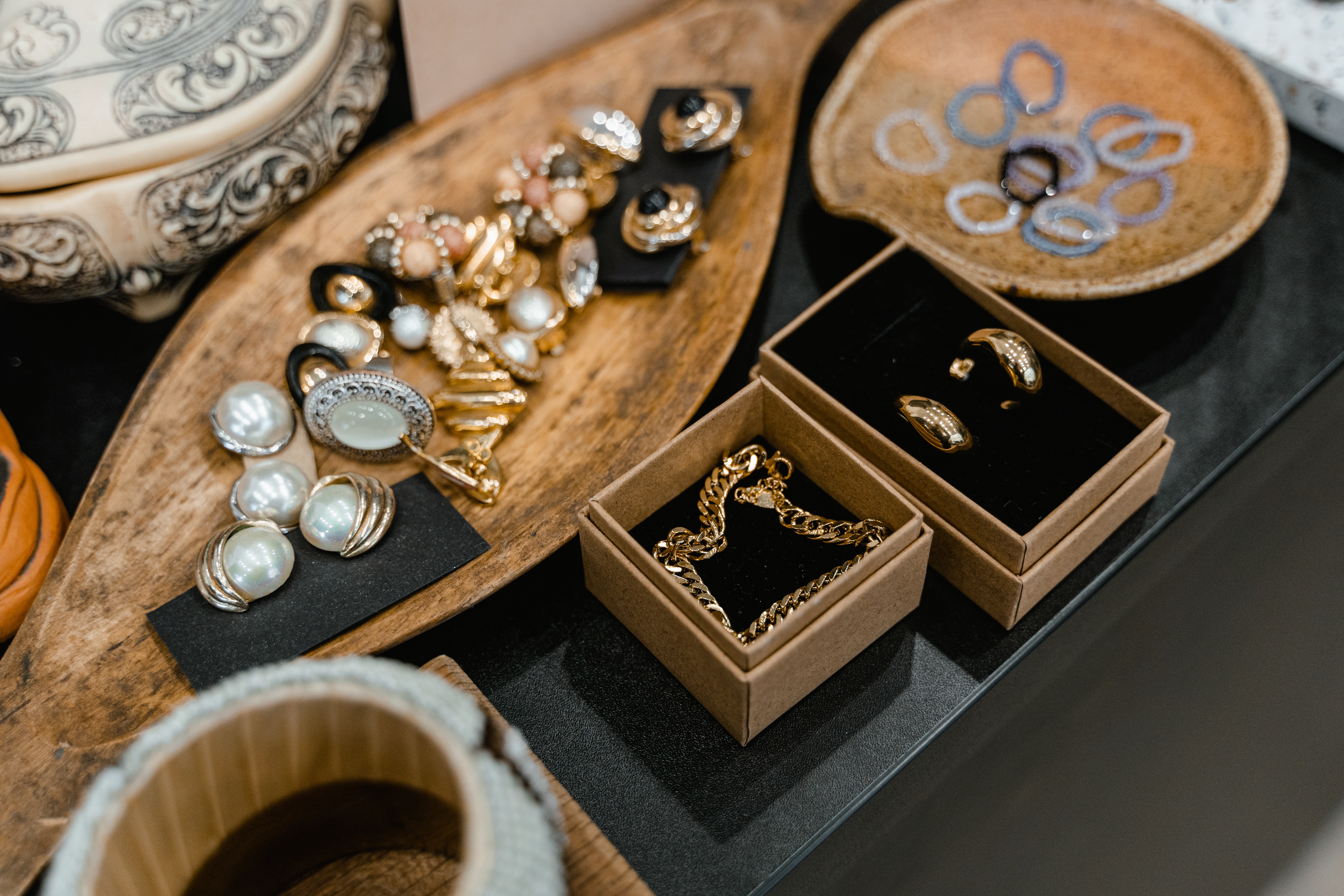 I want to on sale sell jewellery from home